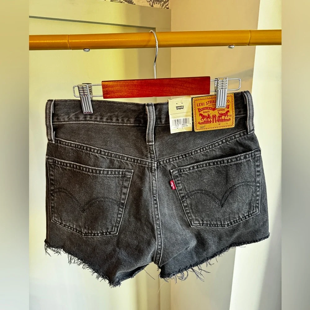 NWT Levi's 501 Denim High Rise Shorts - Picture 2 of 3